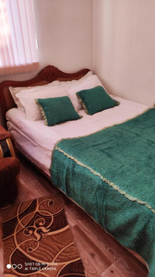 Apartments Azatutyan Avenue 9, Кв 19 Erevan Esterno foto