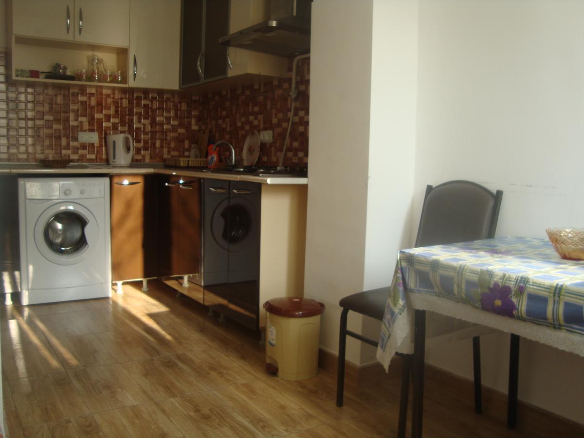 Apartments Azatutyan Avenue 9, Кв 19 Erevan Esterno foto