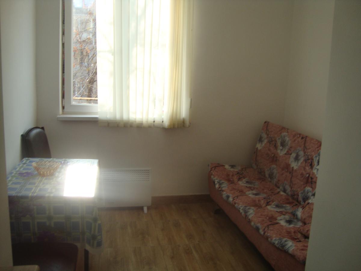 Apartments Azatutyan Avenue 9, Кв 19 Erevan Esterno foto