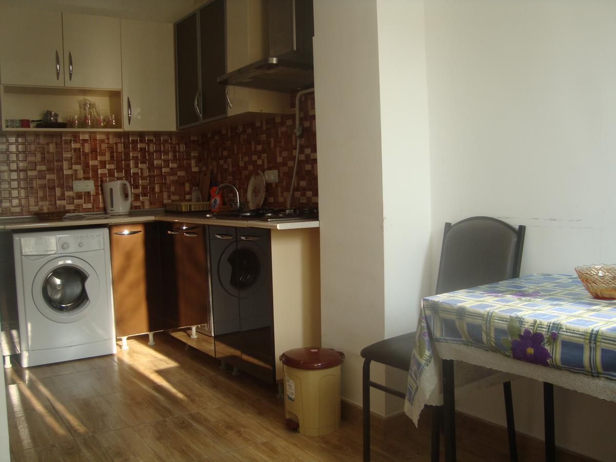 Apartments Azatutyan Avenue 9, Кв 19 Erevan Esterno foto