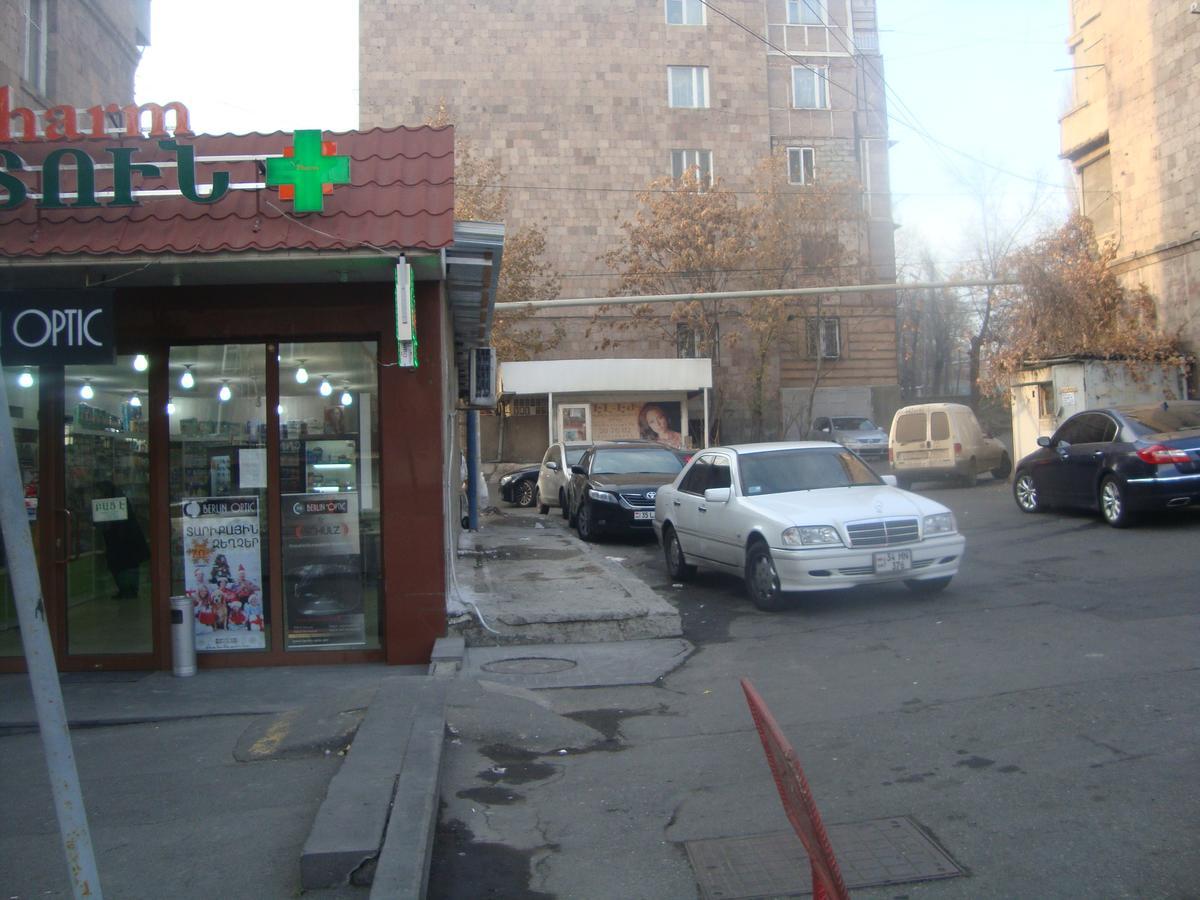 Apartments Azatutyan Avenue 9, Кв 19 Erevan Esterno foto