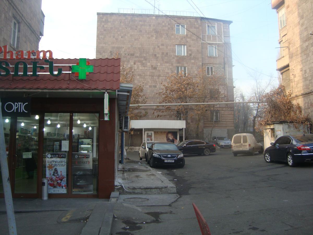 Apartments Azatutyan Avenue 9, Кв 19 Erevan Esterno foto